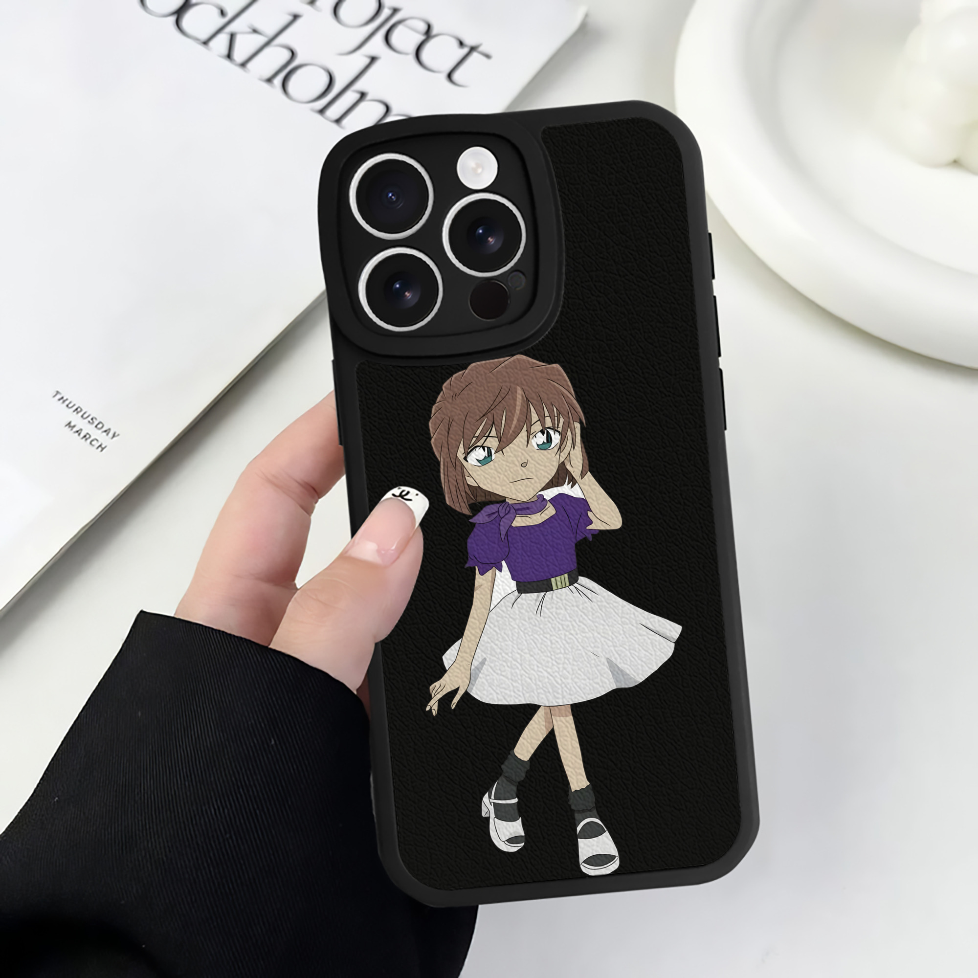（画像用） 名探偵コナン 灰原 哀 はいばら あい Detective Conan Anita Hailey、Vi Graythorn Haibara Ai 【iPhone 16シリーズ対応】シリコンスマホケース（レザー調） 材質：シリコン